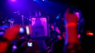 Saliva "One More Night"