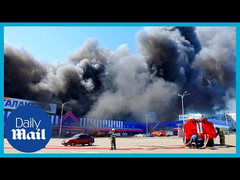 Ukraine: Donetsk shopping mall engulfed in flames on Independence Day