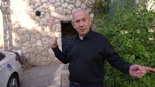 ראש הממשלה בנימין נתניהו: "אנחנו במערכה גורלית על קיומנו." (עדכוני משרד ראש הממשלה) - התמונה מוצגת ישירות מתוך אתר האינטרנט יוטיוב. זכויות היוצרים בתמונה שייכות ליוצרה. קישור קרדיט למקור התוכן נמצא בתוך דף הסרטון