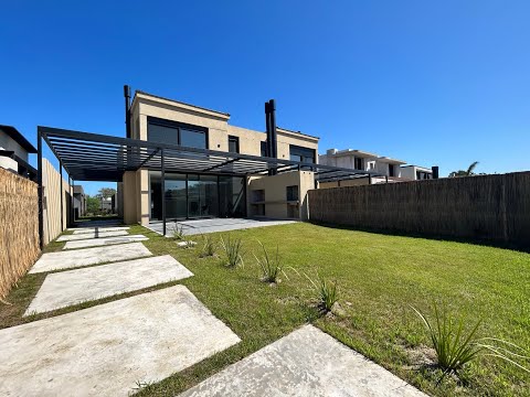 Video de YouTube - Casa en Alquiler de 3 dormitorios con Piscina y Jardín en Parques Barrio Jardín, Montevideo