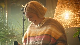 Lirik Lagu Depressed - Anne Marie: Oh, Ain't It Funny How I Seem Fine, but I'm Depressed