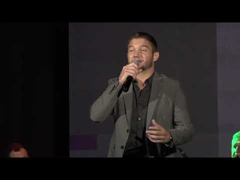 Dva zrna grožđa - Hamza Šantić na VI Međunarodnom festivalu sevdaha #safetisovic #hamzasantic #tus