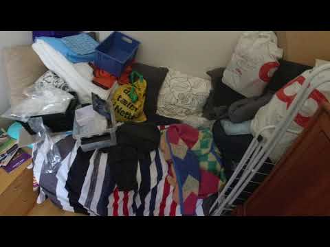 MongoTV_6236 - Kigger På Flyttekasser i Forstue Stået 7 År - Del 65 - Flytter Ting Rundt