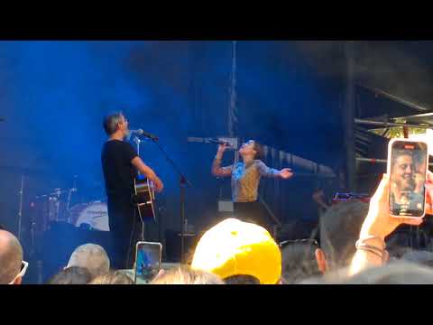 Xoel López y María Yfeu - Por el viejo barrio - FERVE 2022 - Pontevedra