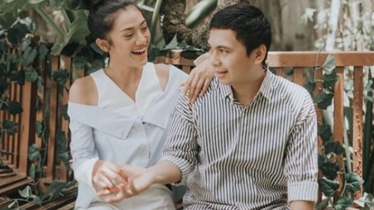 Intip Yuk Foto Prewedding Adat Palembang Raditya Dika dan Intip Yuk Foto Prewedding Adat Palembang Raditya Dika dan