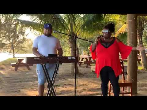 ROATAN LIVE BANDANCE (COVER SONGS)FT JOSEPH AND SASSY LADY