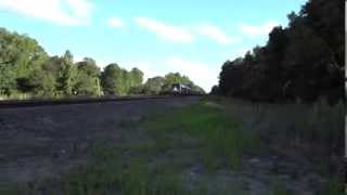 preview picture of video 'Amtrak Silver Meteor Smokin' Through Dinsmore'