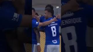 CRUZEIRO FEZ TRÊS GOLS SOBRE O VITÓRIA NUM INTERVALO DE SEIS MINUTOS | #shorts | ge.globo