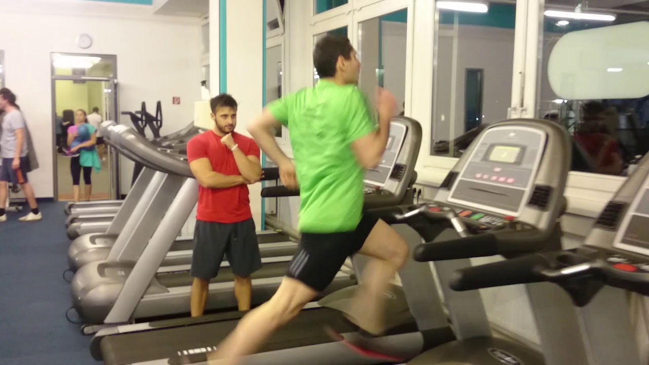Watch video Treadmill Challenge, 1 minute at 25 km/h Treadmill Challenge, 1 minute at 25 km/h