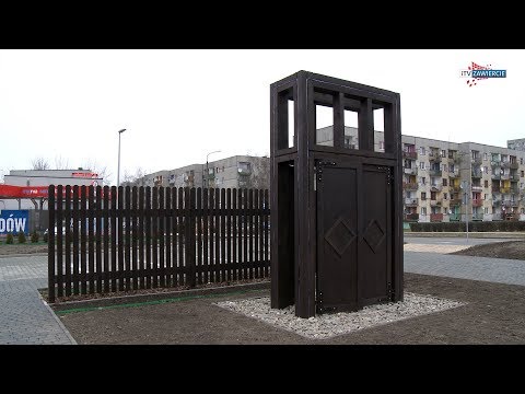 ZAWIERCIE - Najsłynniejsze drzwi w Zawierciu. Ile kosztowały i co oznaczają?