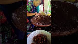 Download lagu bumbunya di slebeww #shorts #viral #youtubeshorts #streetfood #rujakcingur #rujak #petis #kuliner mp3