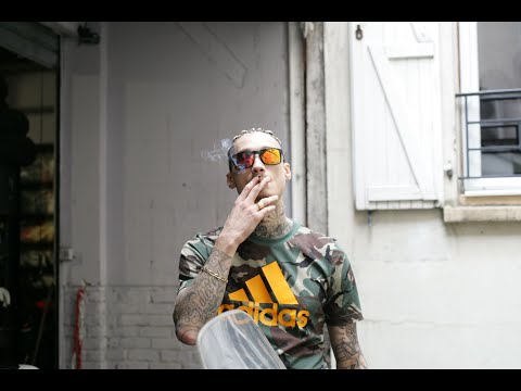 KYZI - Manières (Clip officiel)