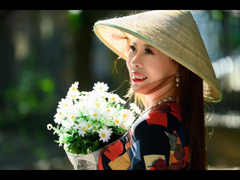 Thể hiện bởi Xuân Chanh