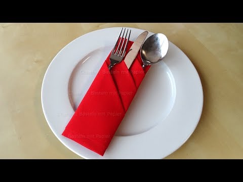 Servietten falten: Bestecktasche basteln mit Papier-Servietten. Leichte Tischdeko selber machen