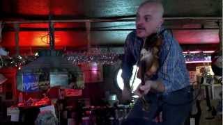 Wild Fiddle Player on the Bar Kurt Baumer : FiddletraX