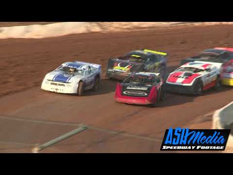 Super Sedans: Round 04 Heats - 2017/18 National Title - Valvoline Raceway - 03.03.18