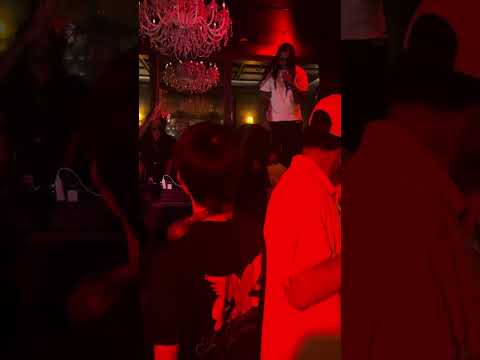 Justen Kilgore LIVE Performance @ The Red Door Bangkok