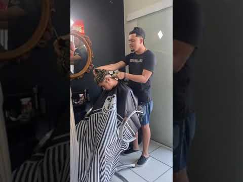 A presença de Deus tomou conta da barbearia 😭❤️