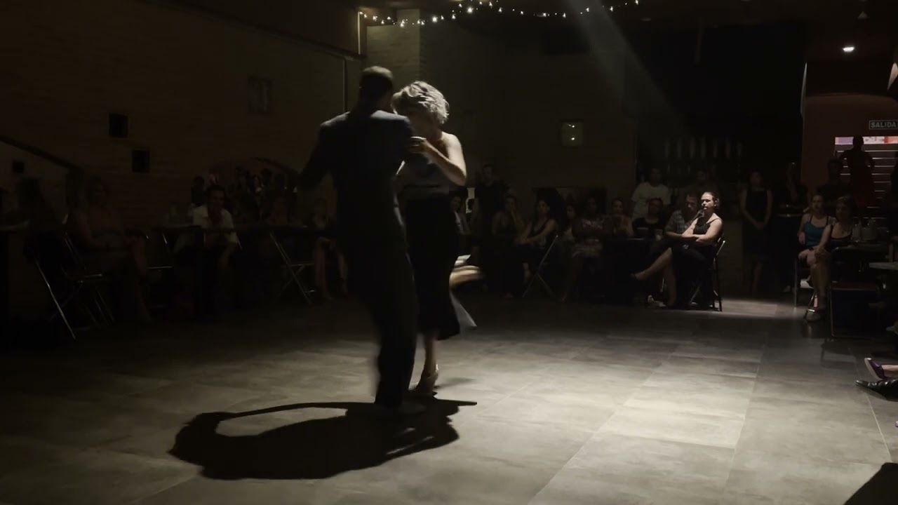 Pablo Rodríguez y Majo Martirena bailan Suerte Loca (2/4). Lirondo Milonga.  15/02/2022