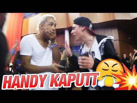 Simon macht Handy von Fan kaputt!