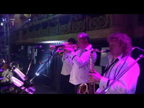 K. Gott a E. Urbanová-Hej pani konsele.DVBT.2010.avi