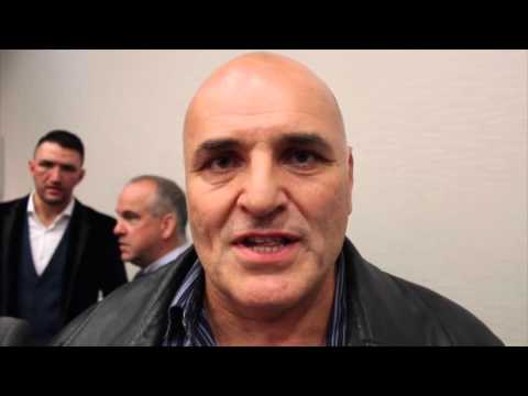 大約翰-弗瑞在新聞發佈會上回應兒子泰森-弗瑞的言論，並與WLADIMIR KLITSCHKO進行了交流。 (BIG JOHN FURY REACTS TO SON TYSON FURY'S ANTICS @ PRESS CONFERENCE WITH WLADIMIR KLITSCHKO)