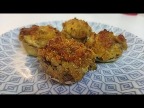 Funghi ripieni ( con formaggio e salsiccia)