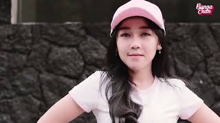 Download lagu Bunga Ehan - Empat Mata (Dipopulerkan Oleh D'bagindas) mp3