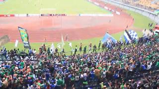 Download lagu KOMPAKK Viking & Bonek Menyanyikan EMOSI JIWAKU Saat PERSEBAYA VS PSPS DI GBLA mp3