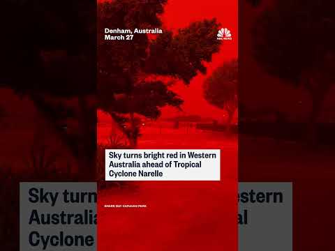 Sky turns bright red in Western Australia ahead of Tropical Cyclone Narelle