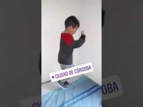 Wachin bailando tumando el club, la parte de coqee
