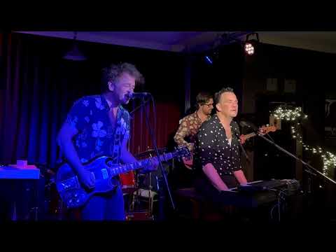 Dan Kelly + Regional Crisis - On The Run - Live @ Petersham Bowling Club, Sydney - November 8th 2024