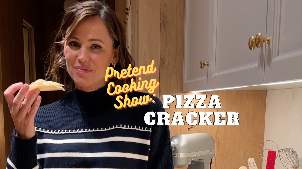 Pretend Cooking Show: Pizza Cracker