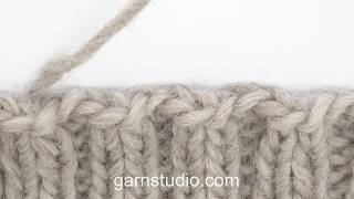 Video thumbnail for Hvordan felle av med rett over rett og vrang over vrang (2 rett og 2 vrang) – Kontinental metode