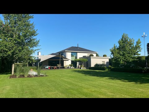 Tijdloze villa met zwemvijver op een perceel van 3.289 m² in Arendonk