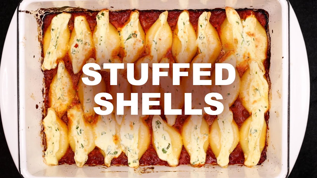 Stuffed shells with garlic bread