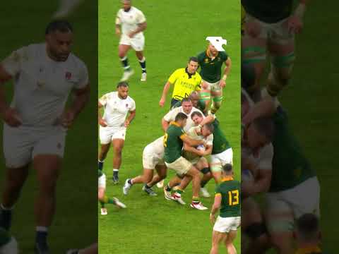 You can hear bone on bone 😳 #rugby