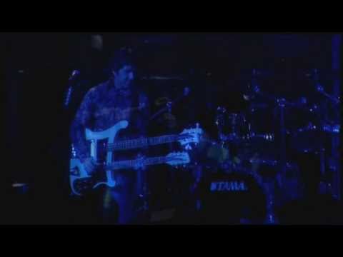 Videoclip de A Few Words for the Dead (Live) — Marillion