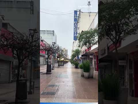 Feriado gris, fresco y pocos negocios abiertos en Tucumán
