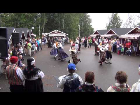 Folk dance - Lirppu-larppu från Kimito dansas i Pellinge, Finland 04.08.2012