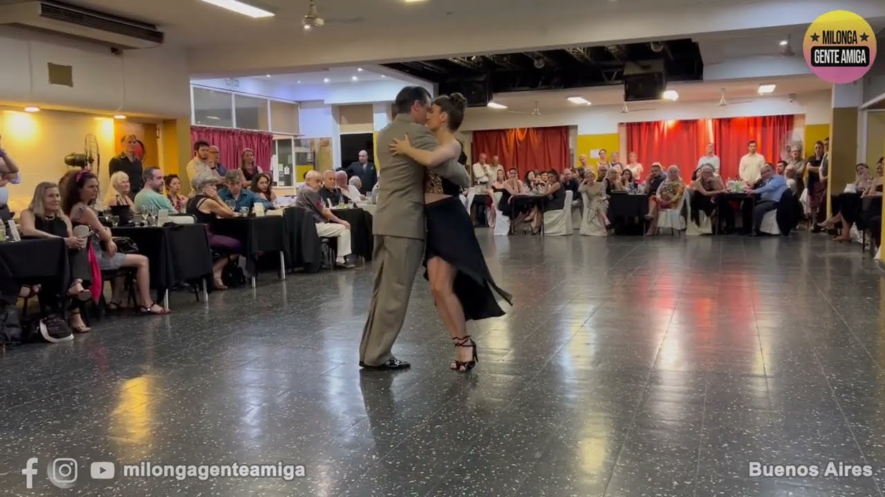 Juan Ruggieri y Barbara Wainnright - Milonga Gente Amiga - 04/DIC/2022 (2/2)