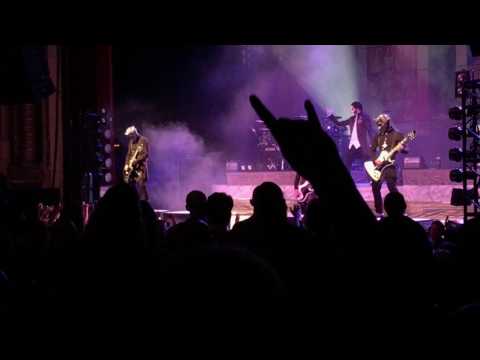 Videoclip de He Is (Live In San Francisco) — Ghost