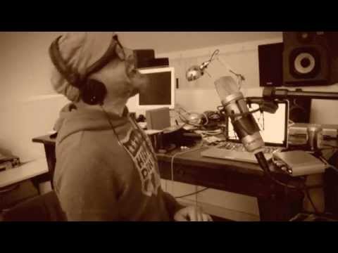 Roger Happel sings Use Somebody.m4v