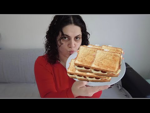 ARE YOU FRIENDS OR TOAST? IT'S NOT CLEAR || I'm reading the negative comments 😭😂 #turkishmukbang