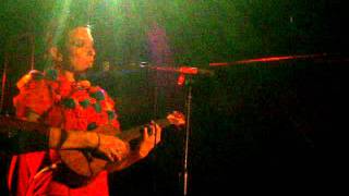 MY BRIGHTEST DIAMOND &quot;she does not&quot;