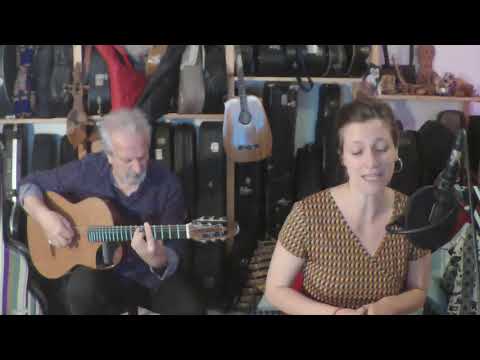 EL CURRUCHA CLAIRE  & PIERRE BLUTEAU