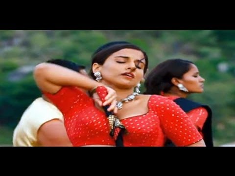 After Waka Waka, Now It Is Nakka Smoke - Vidya Sizzles