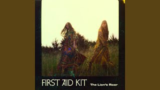 Musik-Video-Miniaturansicht zu In The Hearts Of Men Songtext von First Aid Kit