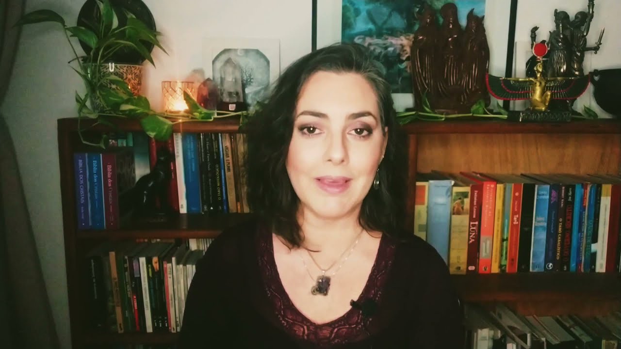 RESENHA do Grimório das Bruxas - Ronald Hutton - Darkside Livros.