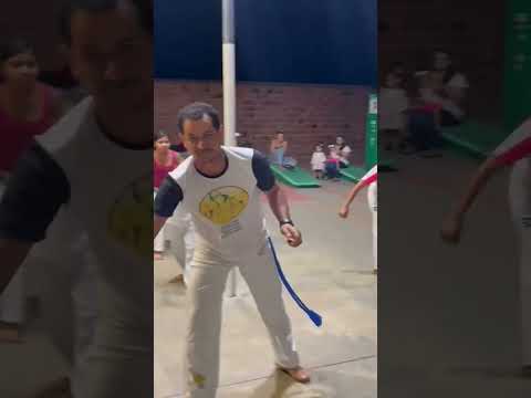 Aula De capoeira ministrada por mestre Tucano Estrela de Alagoas￼